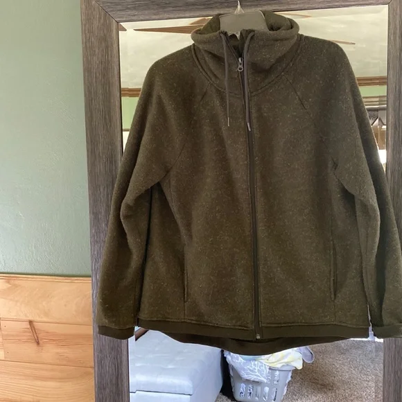 AVIA olive zip up - Picture 2 of 4